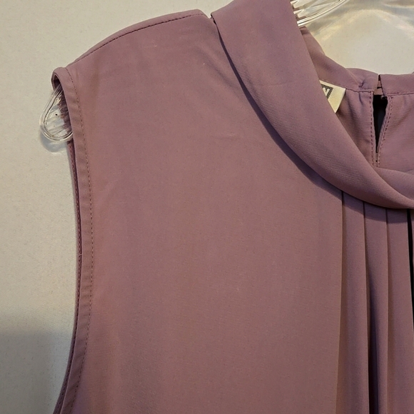 Dress Barn, Blouse, Sz 22/24, Pleated Front, High Neck, Cowl, Lilac, Sleeveless - Picture 7 of 12